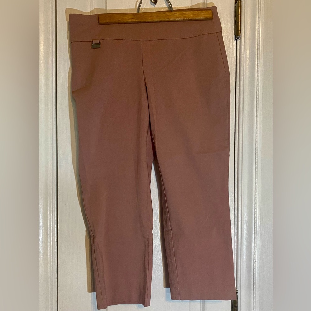 Alfani Women's Capris in Soft Pink